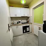 S&s Studio In Town Parcare La Locatie !!! Apartment