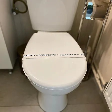 Апартаменти S&s Studio In Town Parcare La Locatie !!!