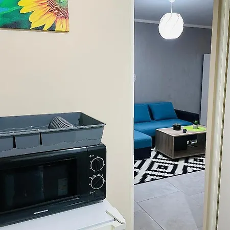 Апартаменти S&s Studio In Town Parcare La Locatie !!! *